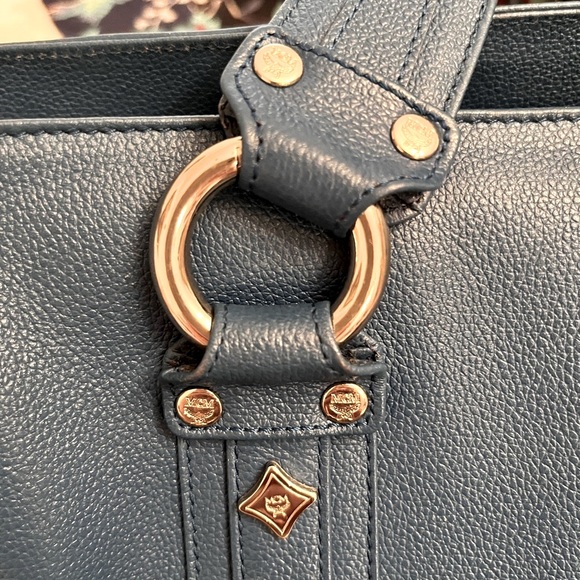 MCM Munchen N2003 No scratches on silver hardware.First photo accurate color - Picture 9 of 13